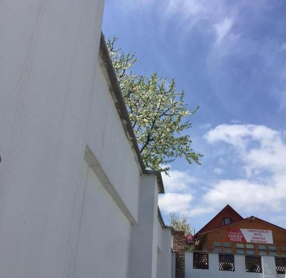 Пансион Transilvania Garden House