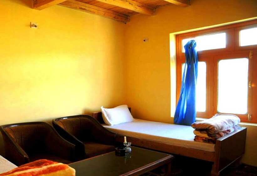 Tih   Hotel Omasila   Padum