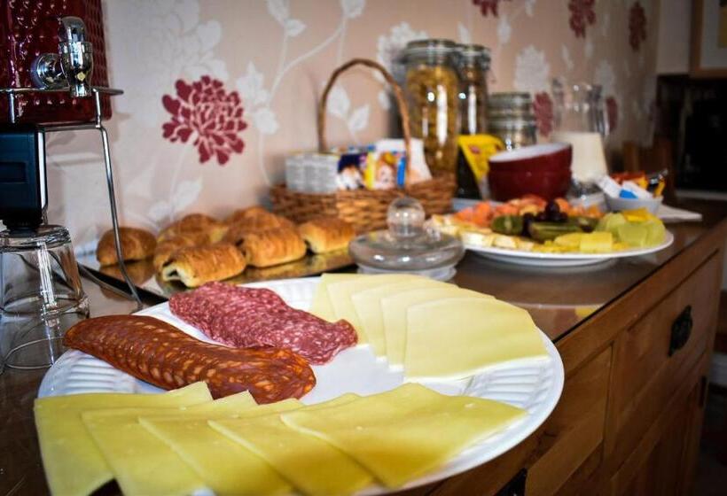 Tlc Exmouth Bed And Breakfast