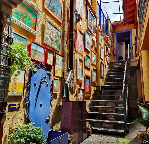 Albergue San Miguel   Sólo Para Peregrinos