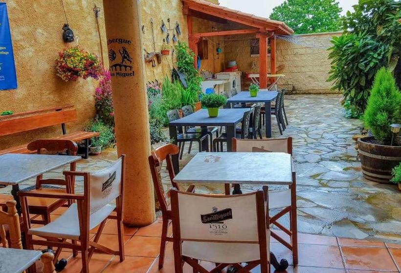 Albergue San Miguel   Sólo Para Peregrinos