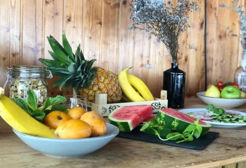 تختخواب و صبحانه Martin's Villa