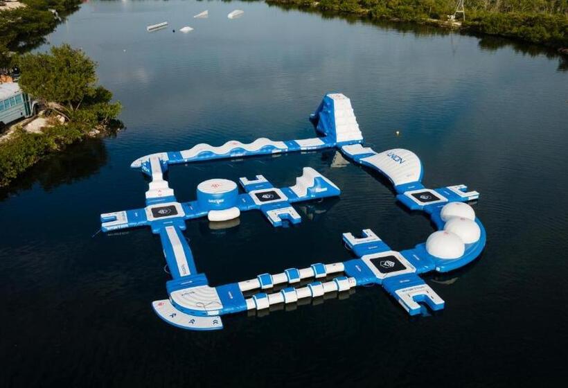 فندق Grassy Flats Resort & Beach Club