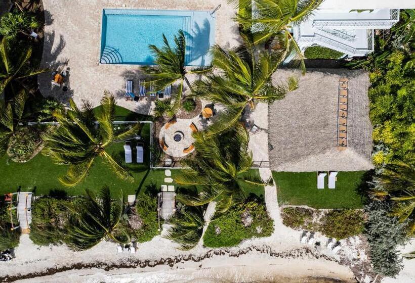 فندق Grassy Flats Resort & Beach Club