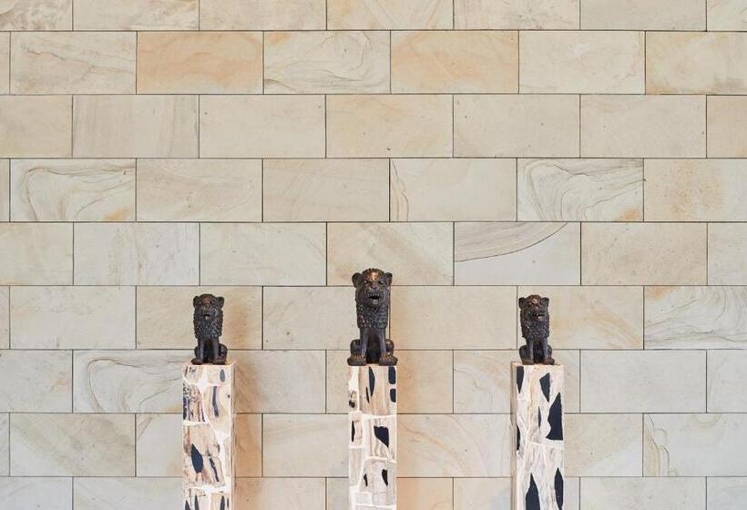 호텔 Isoras Cikarang