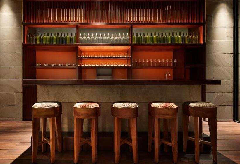 호텔 Isoras Cikarang