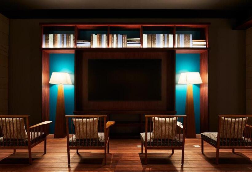 هتل Isoras Cikarang