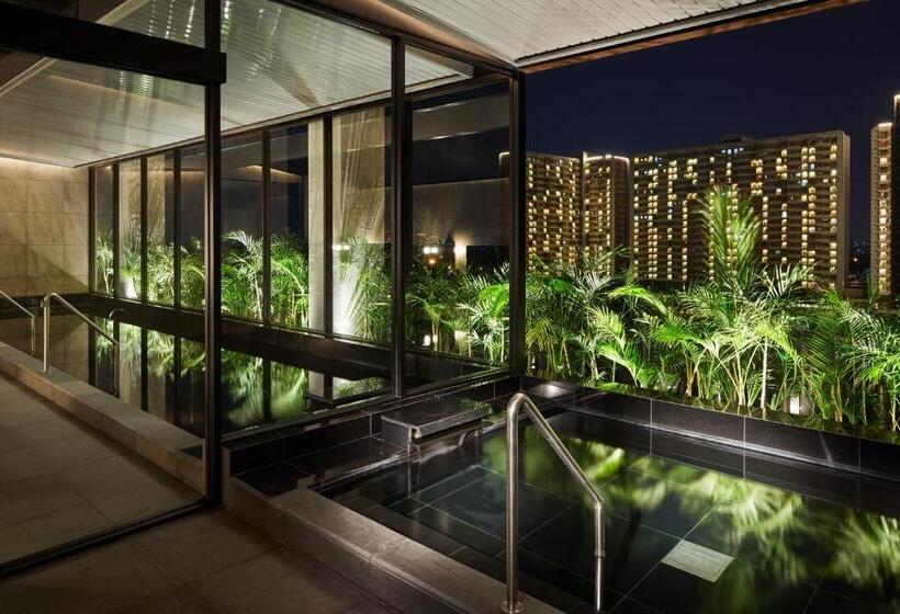 هتل Isoras Cikarang