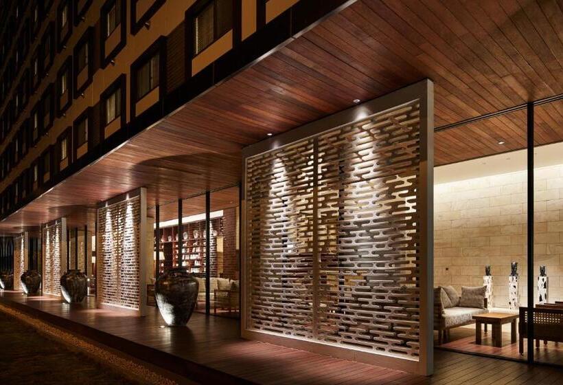 호텔 Isoras Cikarang