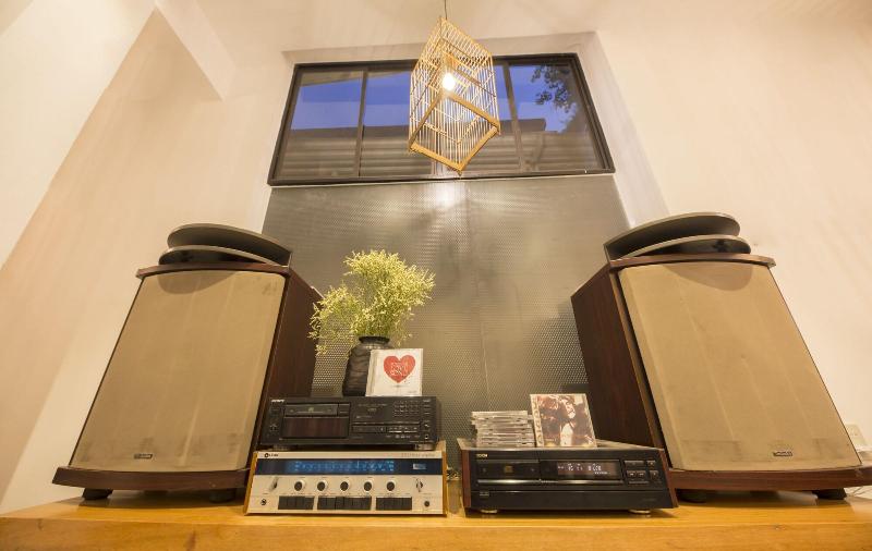 هتل Purple Hue Central Hub