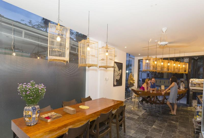 هتل Purple Hue Central Hub