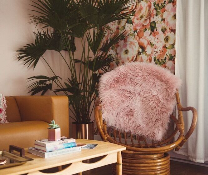 The June Motel, Prince Edward County