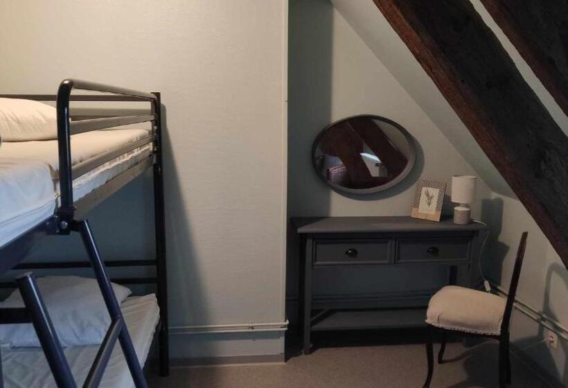فندق صغير Auberge De Jeunesse La Hulotte