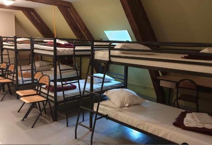 فندق صغير Auberge De Jeunesse La Hulotte