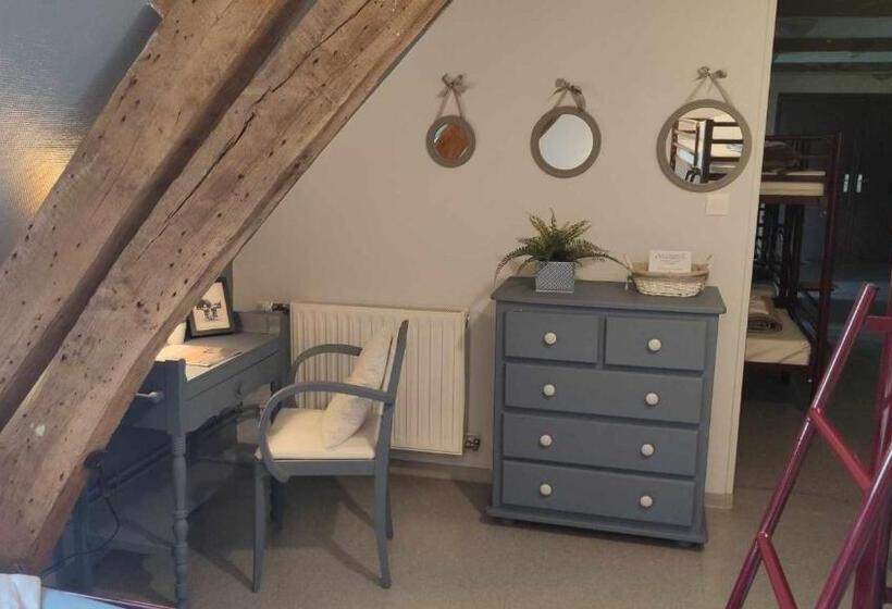 فندق صغير Auberge De Jeunesse La Hulotte