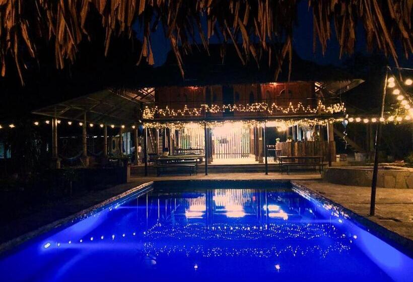 هاستل Nomadders Ha Giang