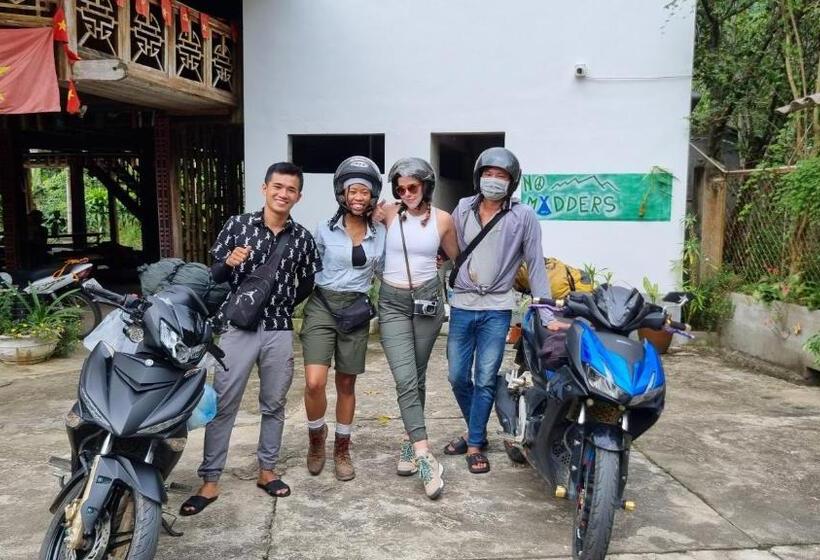 هاستل Nomadders Ha Giang