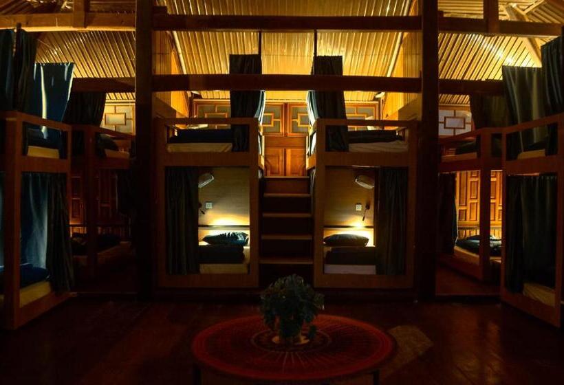 هاستل Nomadders Ha Giang