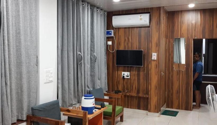 Condo Hotel A Unit Of Rajvihar