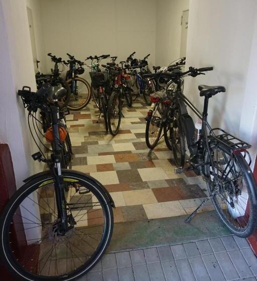 Отель Am Bahnhof