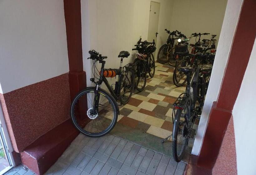 Отель Am Bahnhof