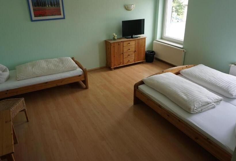 Отель Am Bahnhof