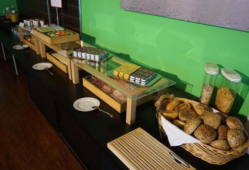 Отель Am Bahnhof