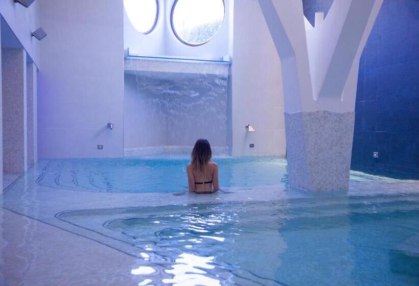 호텔 Astrea Wellness & Spa