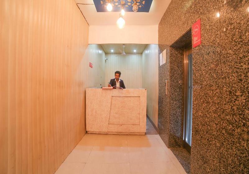 Отель Collection O 30076 Main Chhatarpur Road Asola