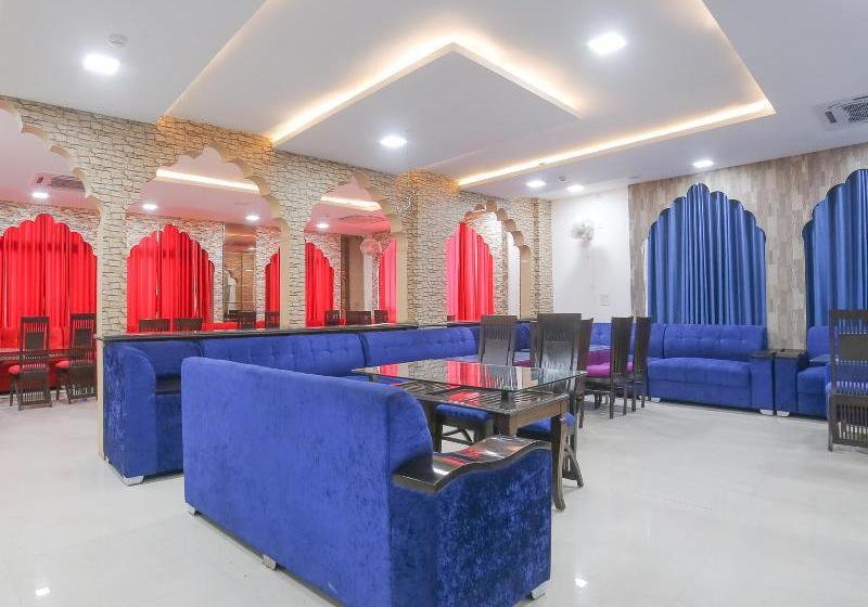 Отель Collection O 30076 Main Chhatarpur Road Asola