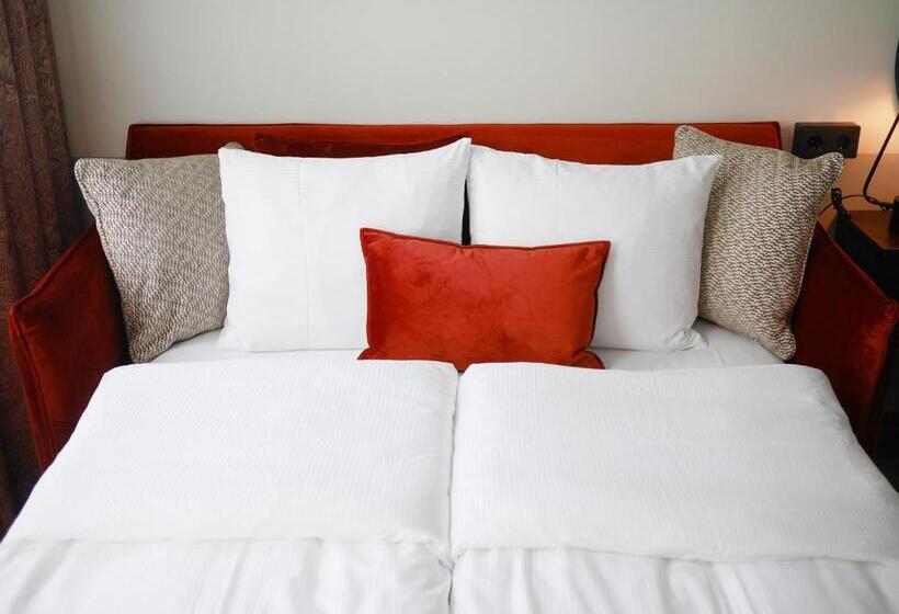 בית מלון כפרי Gio; Bw Signature Collection