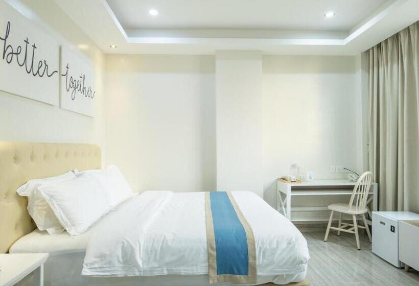 هتل Hampton Suites