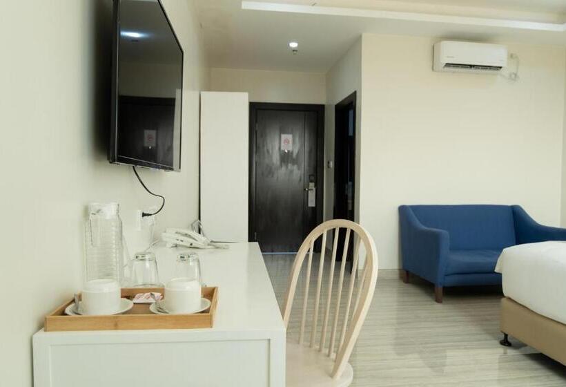 هتل Hampton Suites