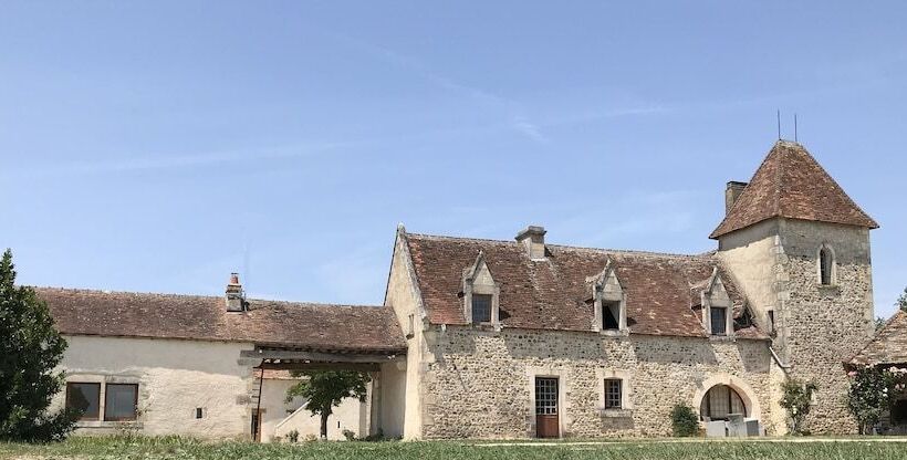 Отель The Originals Le Manoir De Pierre Levée