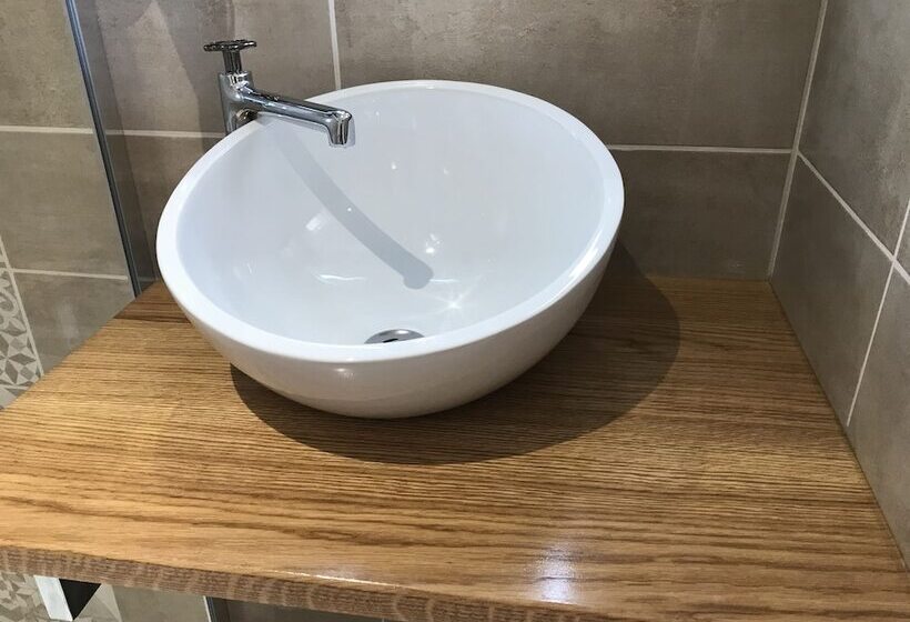 Отель The Originals Le Manoir De Pierre Levée