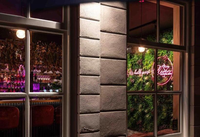 Отель Mondragon