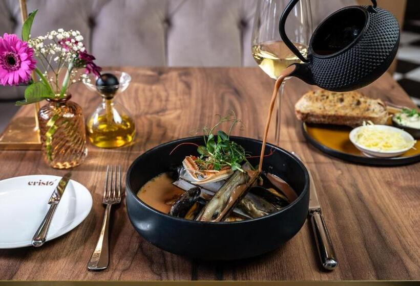 Отель Mondragon