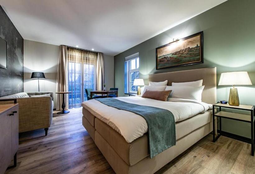 Отель Mondragon