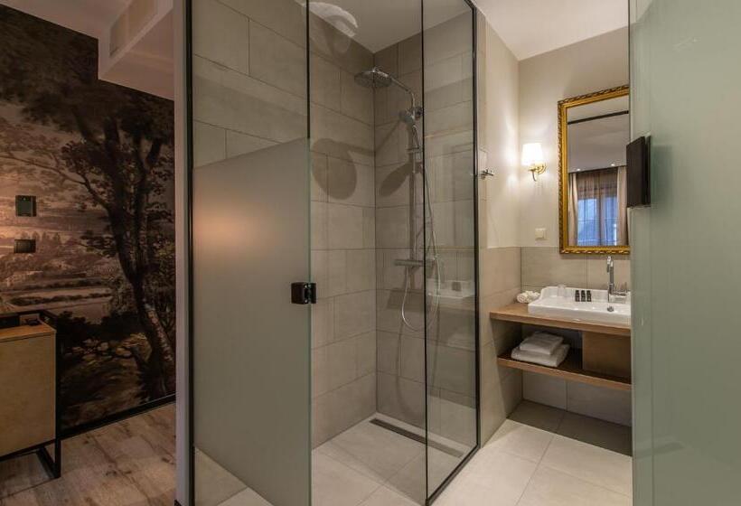 Отель Mondragon