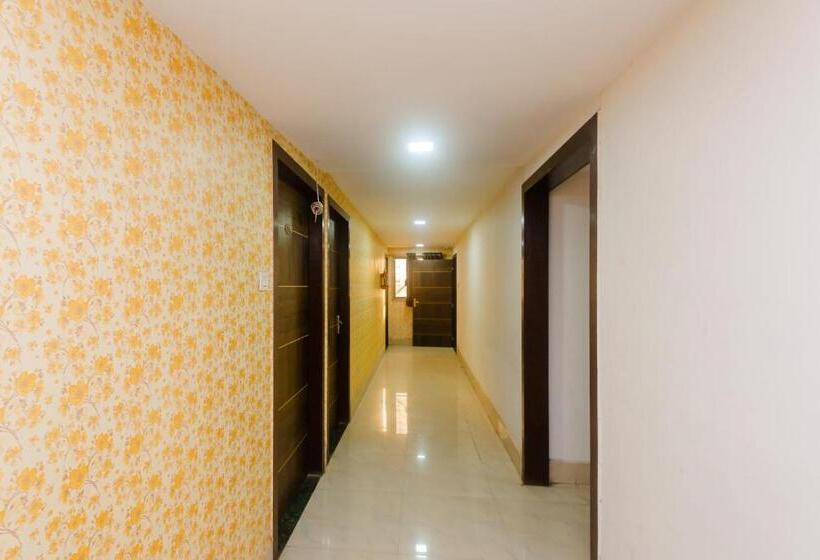 هتل Spot On 37530 Selfie Dhaba