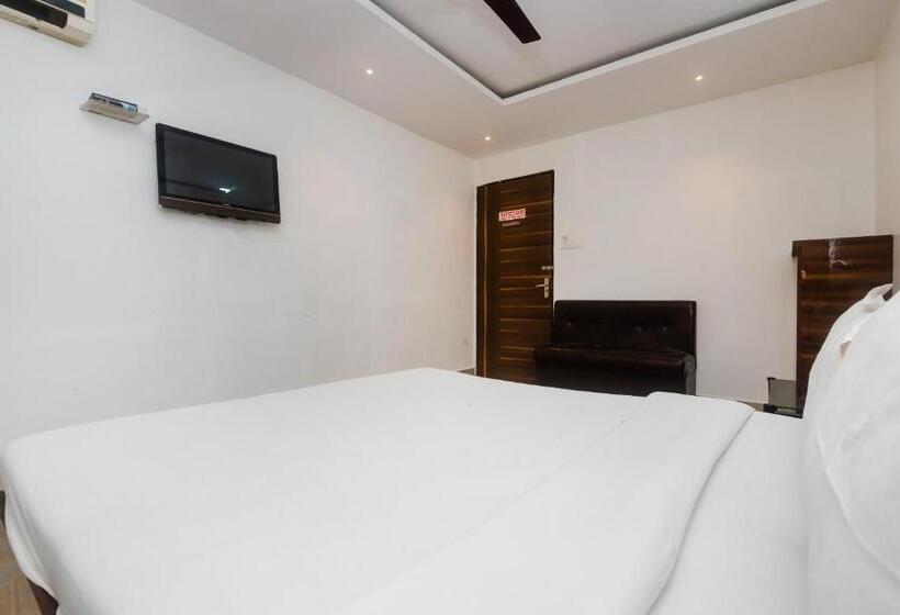 هتل Spot On 37530 Selfie Dhaba