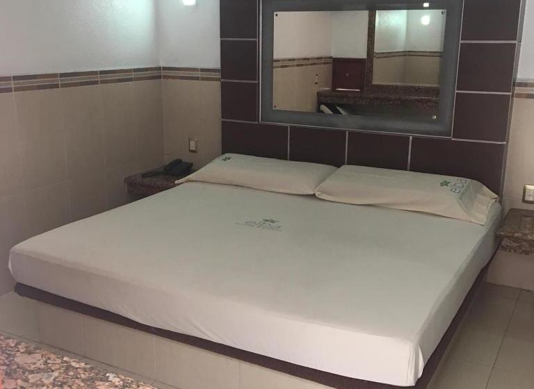 Отель & Suites Elba