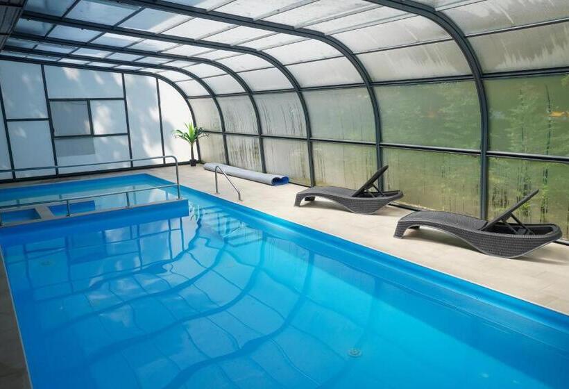 ホテル Szalajka Fogadó és étterem