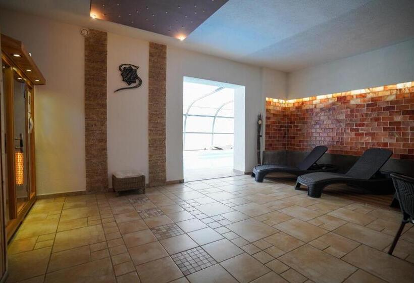 ホテル Szalajka Fogadó és étterem