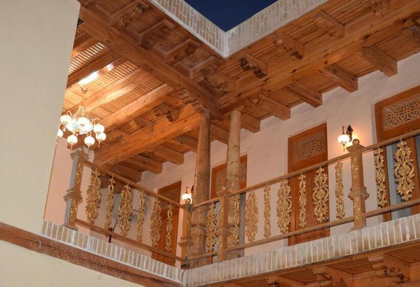 פנסיון Koh I Noor