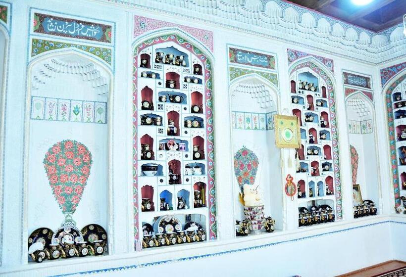 פנסיון Koh I Noor