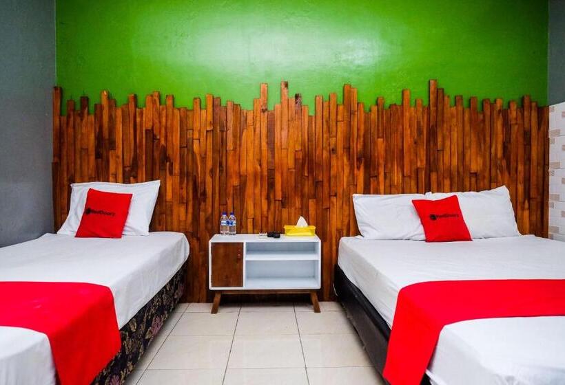 ペンション Reddoorz Syariah @ Colomadu 2