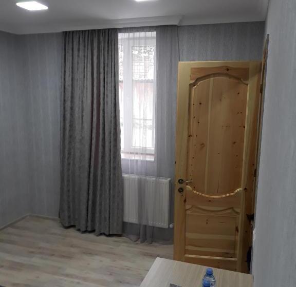 پانسیون Vardzia