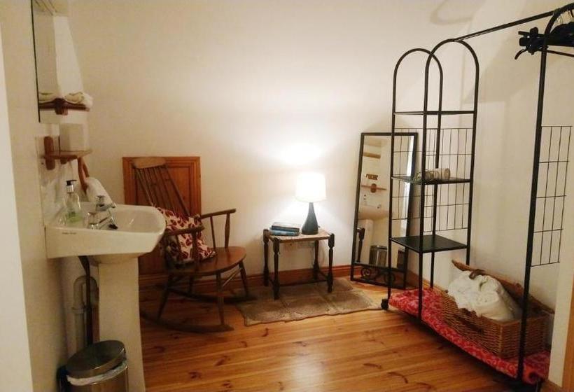 פנסיון Vaughans Pub/accommodation