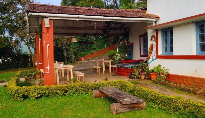 The Birdhouse Backpackers Hostel